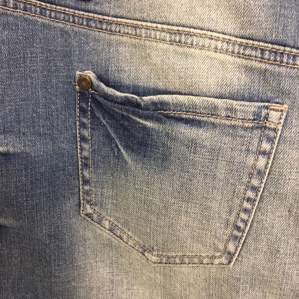 Charlotte Russe Denim Skirt Size 8 NWT o - Picture 8 of 8